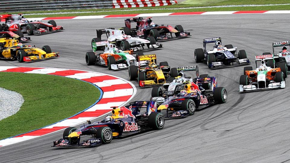 The opening lap at the 2010 F1 Malaysia Grand Prix. Image by Morio via Wikimedia Commons CC-BY-2.0. The opening lap at the 2010 F1 Malaysia Grand Prix. Image by Morio via Wikimedia Commons CC-BY-2.0.