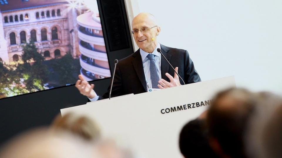 Silicon Valley Bank was active as race car sponsor. Photo via Flickr CC-BY-2.0. SVB crash: ECB underlines concerns over interest rates risk for banks