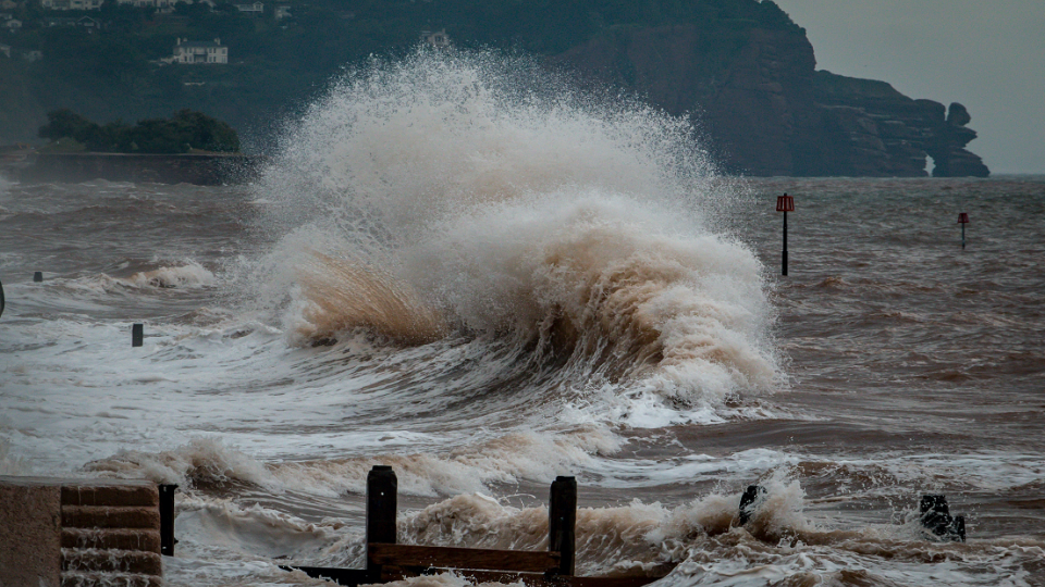 Schroders : How does climate change affect insurance-linked securities?